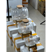 BÌNH THỦY TINH CAO CẤP, ĐỰNG DIỆU, ĐỰNG NƯỚC, CÓ VÒI KÈM KỆ GỖ, SANG TRỌNG LỊCH SỰ