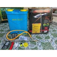 Bình xịt điện, bình phun thuốc trừ sâu ROCKET 1 BƠM và 2 BƠM có ngăn chứa ắc quy dự phòng.