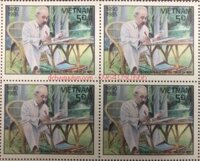 Bloc tem sống khối 4 hình ảnh Bác Hồ kỷ niệm 85 năm ngày sinh của Bác