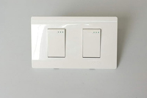 Bộ 2 công tắc đảo chiều DOBO A50-88504