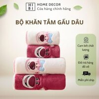 Bộ 2 Khăn Tắm Vải Lông Cừu - Màu Trắng/Hồng, In Hình Gấu Lotso, Mềm Mại và Thấm Hút Tốt - Hibi