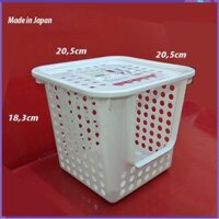 Bộ 2 rổ nhựa vuông đa năng có nắp, màu trắng 20,5x20,5cm cao 18,3cm sx tại Nhật