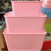 Bộ 3 Rổ nhựa có nắp Việt Nhật. Cỡ bé 14 x 19 x 28 cm. Cỡ trung 20 x 27 x 40 cm. Cỡ đại 23 x 30 x 43 cm (MI-493)