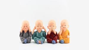 Bộ 4 chú tiểu để xe hơi cầu an