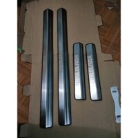 Bộ 4 ốp nẹp bước chân ngoài Inox xe Chevrolet Trailblazer form 2016-2021