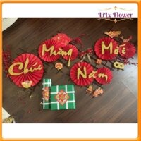 Bộ 6 Quạt Giấy Đỏ Kèm Chữ Thư Pháp Nhũ Vàng Quạt Giấy Trang Trí Nhà Cửa Đón Năm Mới 2024 LL-293