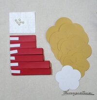 Bộ 6 quạt giấy hoa mai gấp sẵn trang trí Tết