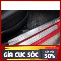 Bộ 8 ốp bậc trong ngoài xe GRAND I10 - MẪU INOX VD AUTO