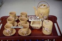 Bộ ấm tích cao men vàng hạt tiêu vẽ hoa đào Bát Tràng