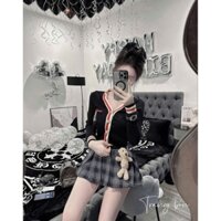 Bộ áo thun tay dài phối viền và chân váy xếp ly caro sọc ô (kèm gấu như hình)