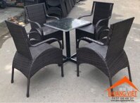 Bộ Bàn Ghế Nhựa Giả Mây Mặt Kiếng Vuông, Màu Đen HV002