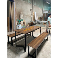 bộ bàn kèm 2 ghế băng dài chân sắt chắc chắn.