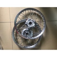 Bộ Bánh căm exciter 150 đùm sơn bạc. Căm osaka mạ crom.niềng nhôm DALE thái. Anh em mua về lắp như zin.