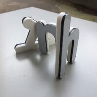 Bộ chữ trang trí mica 2mm chân fomex 5mm ảnh bên