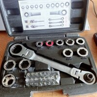 Bộ cờ lê tự động lắc léo + đầu tuýp K0029 chính hãng C-Mart