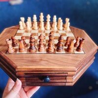 Bộ cờ vua gỗ nam châm cao cấp kiểu dáng sang trọng thiết kế hình bát giác cổ điển độc đáo tặng 02 Hậu CV003
