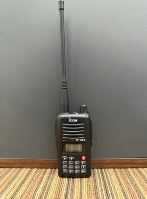 Bộ đàm cầm tay iCOM IC - V85