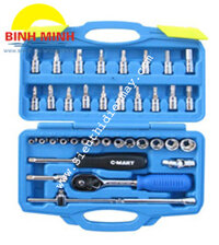 Bộ Đầu Tuýp Tay vặn 38 chi tiết  Model:K0019 - 18 Đầu tô vít,hoa thị lục giác - 14 Đầu khẩu vặn ốc - 01 tay vặn tô vít - 01 thanh trượt tay vặn - 01 đầu gic giắc - 01 thanh vặn nối dài - 01 tay vặn đa năng đảo chiều Nhà sản xuất: C-MART -Trung Quốc Xuất xứ: Đài loan