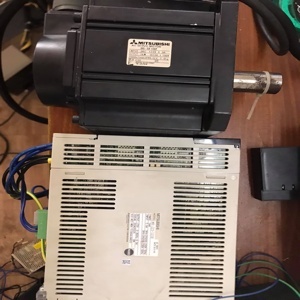 Bộ điều khiển động cơ Servo MR-J2S-100B