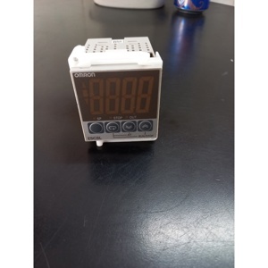 Bộ điều khiển nhiệt độ Omron E5CSL-QTC