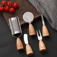 Bộ đồ ăn mặt cười phong cách Hàn Quốc Bộ đồ ăn tiện ích nhà bếp Tay cầm bằng gỗ Dao bơ Thìa nĩa Máy cắt bánh Pizza Máy