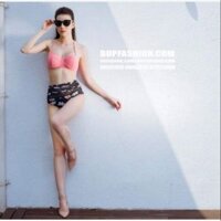 Bộ đồ bơi hai mảnh màu hồng