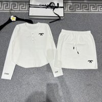 Bộ đồ Chanel4723 Áo dài tay thêu + Váy thể thao Bộ đồ hai mảnh