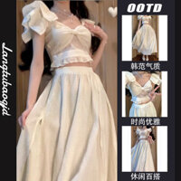 Bộ đồ nữ phong cách ngọt ngào với thiết kế độc đáo, áo blouse lệch vai và chân váy xẻ cao, bộ hai mảnh cho mùa hè 2025 phiên bản Hàn Quốc