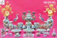 Bộ đồ thờ cúng ban gia tiên, mã 610180, men rạn cổ rồng đắp nổi 3D, bộ đỉnh hạc, bát nhang, lọ lộc bình, mâm bồng, kỷ 5 chén, chóe muối gạo nước, đèn dầu, nậm rượu, chân nến, ống hương, bộ trà, sen gỗ, gốm sứ bát tràng tinh vân