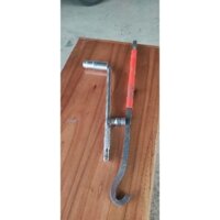 Bộ dụng cụ hạ lốp sơ cua xe ô tô Innova