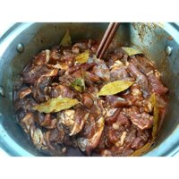 Bò hầm sốt vang