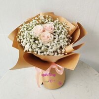 Bó hoa hồng phấn và baby làm quà sinh nhật cho nữ