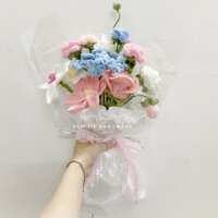 Bó hoa len móc tay giấy bóng kính thiết kế