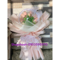 Bó hoa tulip trong bóng meka