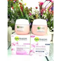 Bộ kem dưỡng trắng da cao cấp GARNIER SAKURA Thái Lan
