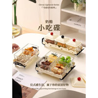 Bộ khay phô mai hũ thuỷ tinh nắp nhựa đựng mứt Tết.