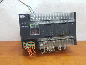 Bộ lập trình PLC Omron CP1H-XA40DT-D