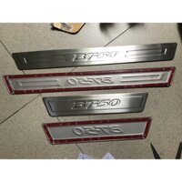 Bộ Nẹp bước chân ngoài INOX Mazda BT50 2014 đến 2021.