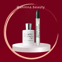 Bộ nước hoa Juliette Main Character Moment gồm 2 chai: Not a perfume (8ml) và Juliette (5ml)