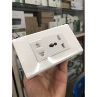 Bộ ổ cắm điện đa năng lắp âm tường mặt Panasonic