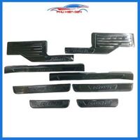 Bộ ốp bậc cửa trong ngoài nẹp bước chân Rush 2018-2019-2020 vân Titan chống trầy trang trí xe - trong  ngoài