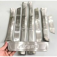 Bộ Ốp bậc, Nẹp bước chân Toyota Corolla Altis 2016-2020 - INOX - TẶNG KEO TRỢ DÍNH