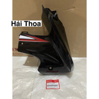 Bộ ốp ống Yếm Phải Wave Rsx 110 (2009) Màu Đen Đỏ Honda (64300KWWV00ZA)