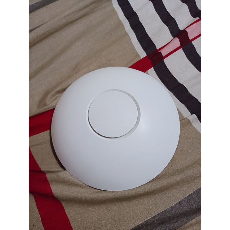 Bộ phát sóng không dây UBIQUITI UniFi AP-AC -LR