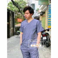 Bộ quần áo blouse cổ tim nam màu Ghi Xám - bộ scrubs cổ tim bác sỹ, hộ lý, y tá, thẩm mỹ viện, spa