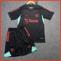 Bộ Quần Áo Bóng Đá CLB MU ĐEN TRAINING 2023 Quần Có Túi - Chuẩn Mẫu Thi Đấu - Vải Polyester Gai Thái