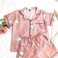 Bộ quần áo mặc ở nhà hoạ tiết