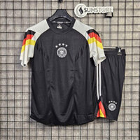 Bộ Quần Áo Tuyển Đức Đen Thun Mè Strivend