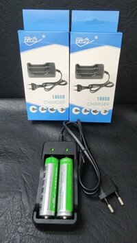 Bộ sạc 2 pin loa pháp tròn 18650 full box dùng nguồn 110-220v dùng sạc cho 2 viên pin loại 3.7v hoặc pin tiểu (BH 1 tháng)
