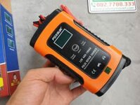 Bộ sạc acquy ô tô Foxsur 12V 5A sạc và bảo trì bình 4Ah – 100Ah